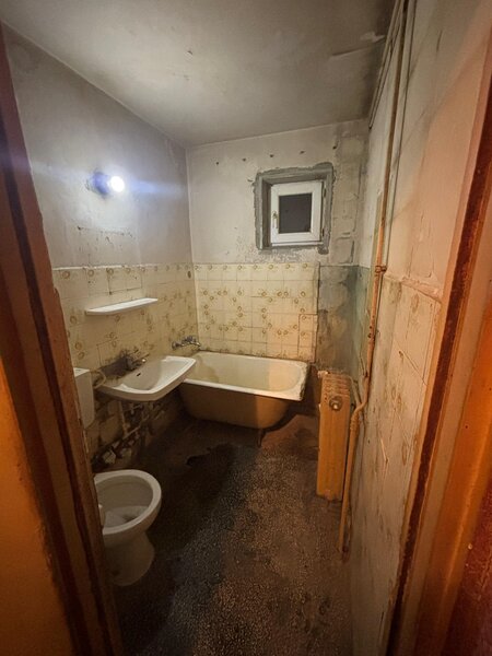 Berceni, Piata Resita,