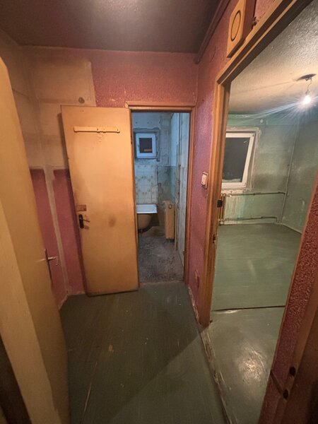 Berceni, Piata Resita,